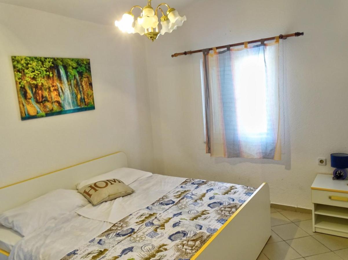 Apartment Daca Vir Esterno foto